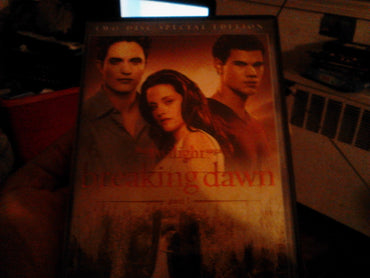 The Twilight Saga: Breaking Dawn - Part 1 (Two-Disc Special Edition) DVD